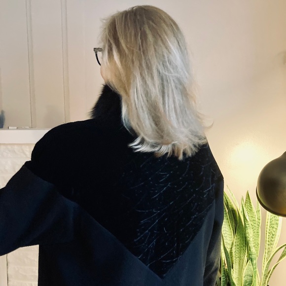 Gorgeous & Classic Vintage Wool Coat With Genuine Fur Collar - Picture 8 of 14